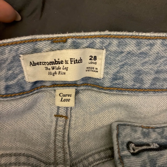 Women’s Abercrombie and fitch wide leg jeans-long - Picture 2 of 4